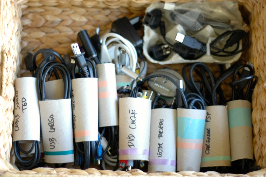 Rollos de cartón par organizar los cables. www.marrojo.sidechain.es Rollos de cartón par organizar los cables. www.marrojo.sidechain.es