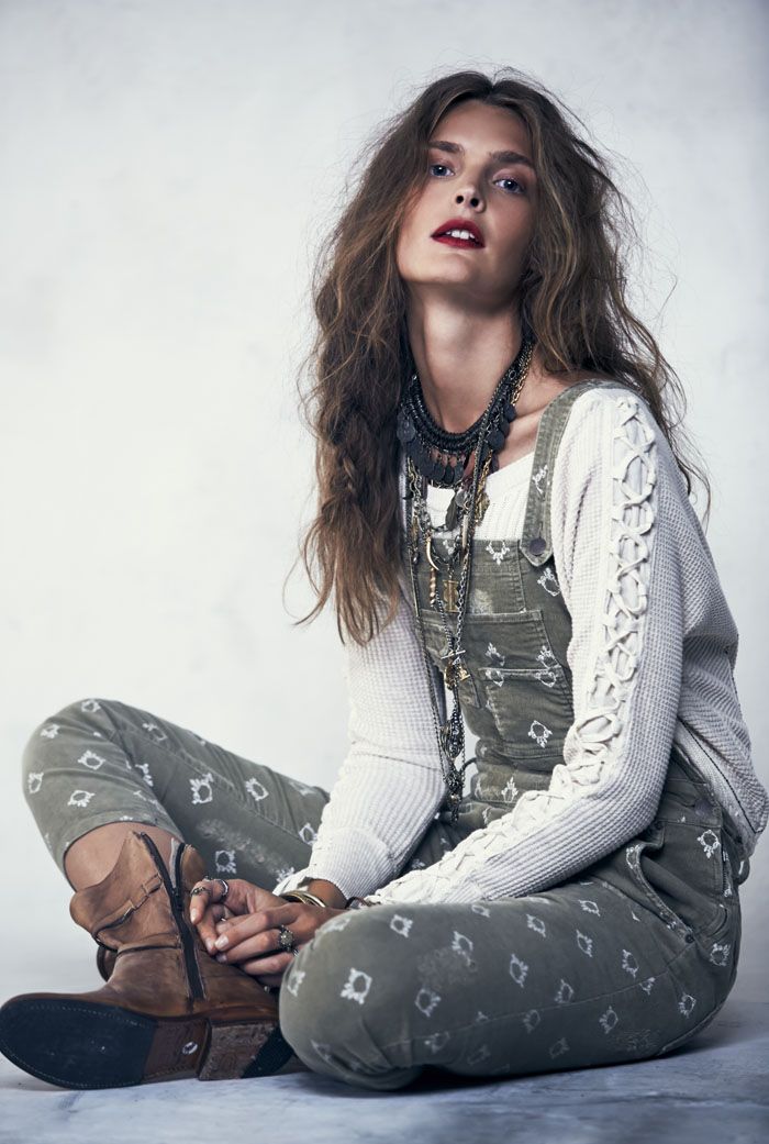 Spring overalls. www.marrojo.sidechain.es Spring overalls. www.marrojo.sidechain.es